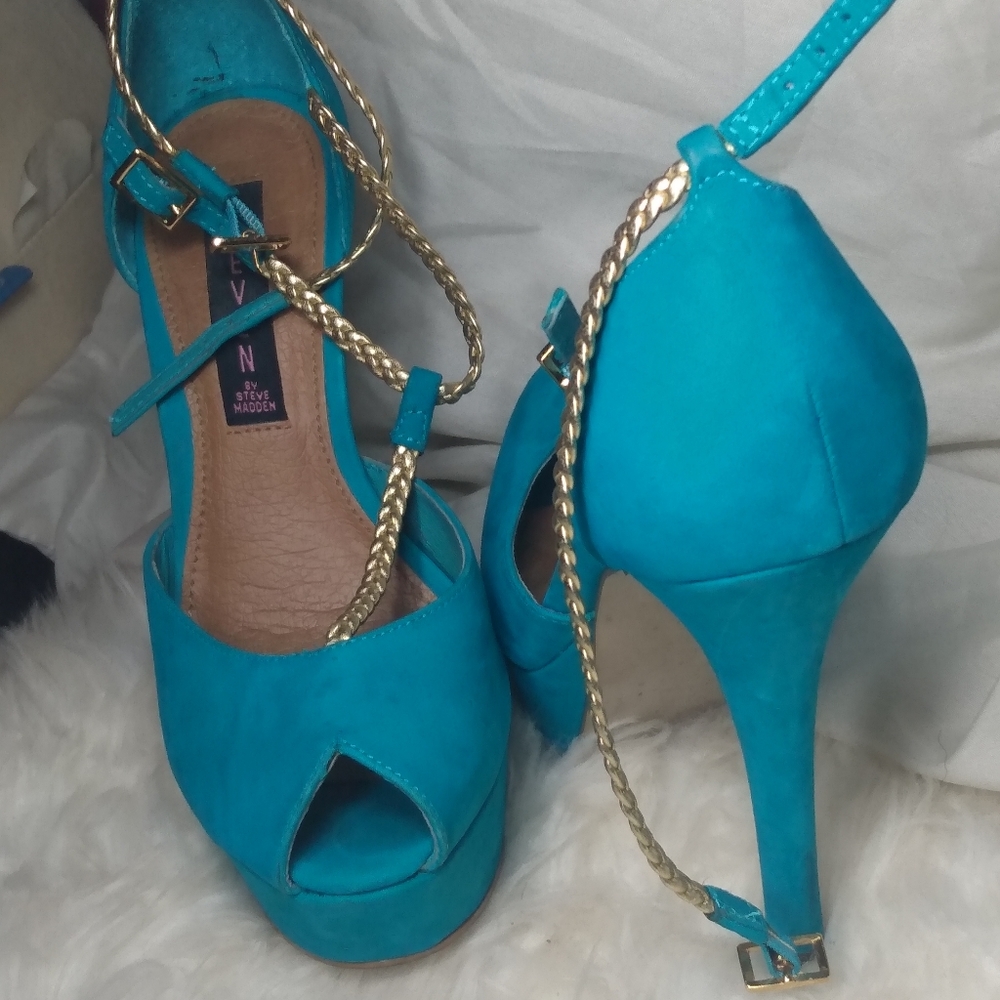 Heels - Picture 4 of 6